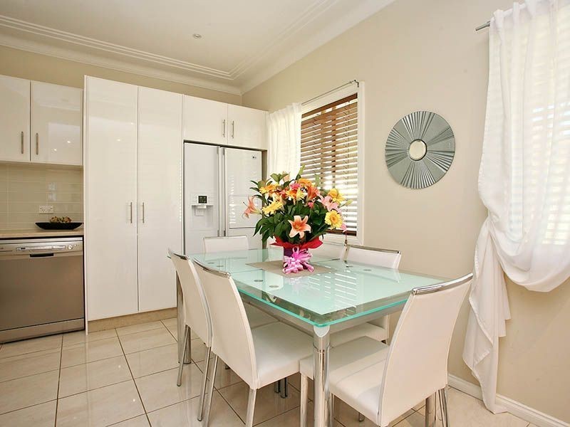 33 Hilltop Avenue, Blacktown NSW 2148