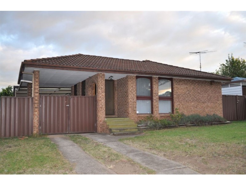 5 Hoyle Drive, Dean Park NSW 2761