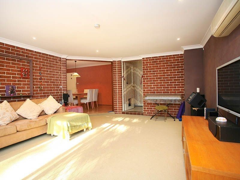 21 Allison Drive, Glenmore Park NSW 2745