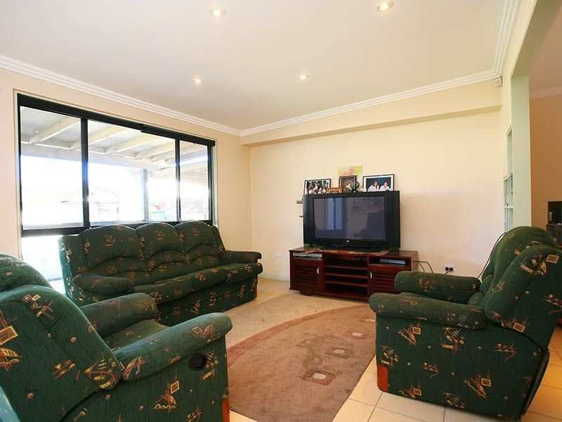 2 Leonard Street, Blacktown NSW 2148