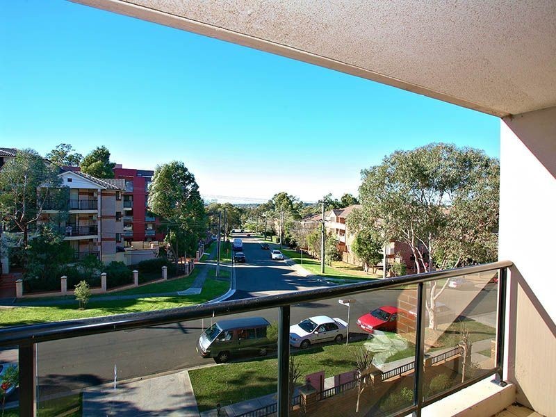32/8-14 Oxford Street, Blacktown NSW 2148
