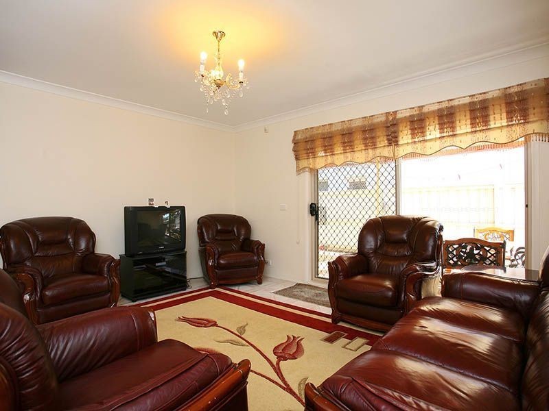 18 Burrinjuck Drive, Woodcroft NSW 2767