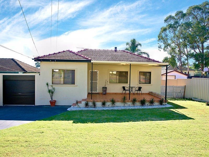 33 Hilltop Avenue, Blacktown NSW 2148