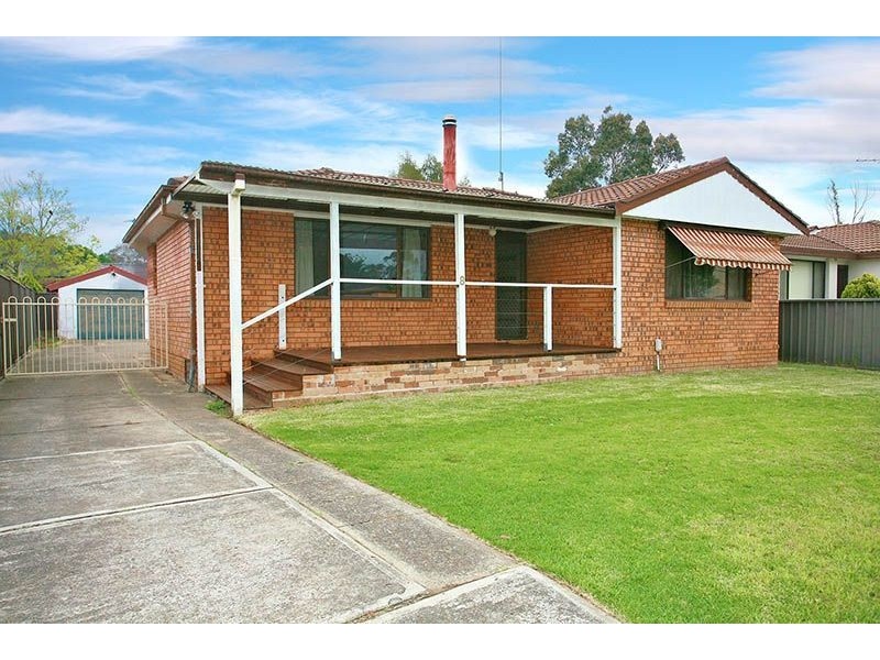 8 Chisholm Street, Quakers Hill NSW 2763