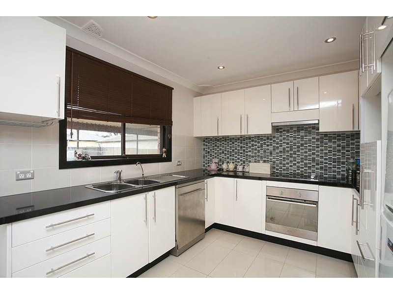 8 Chisholm Street, Quakers Hill NSW 2763