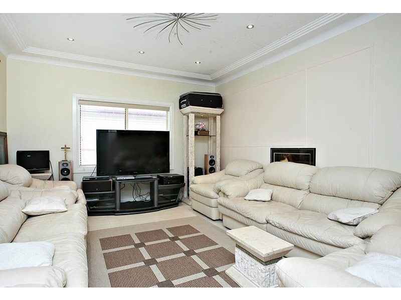 8 Springfield Avenue, Blacktown NSW 2148