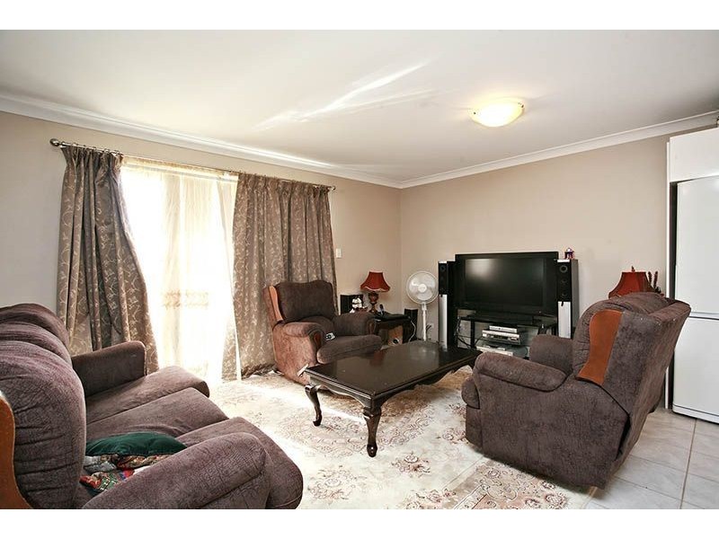 2/297 Flushcombe Road, Blacktown NSW 2148