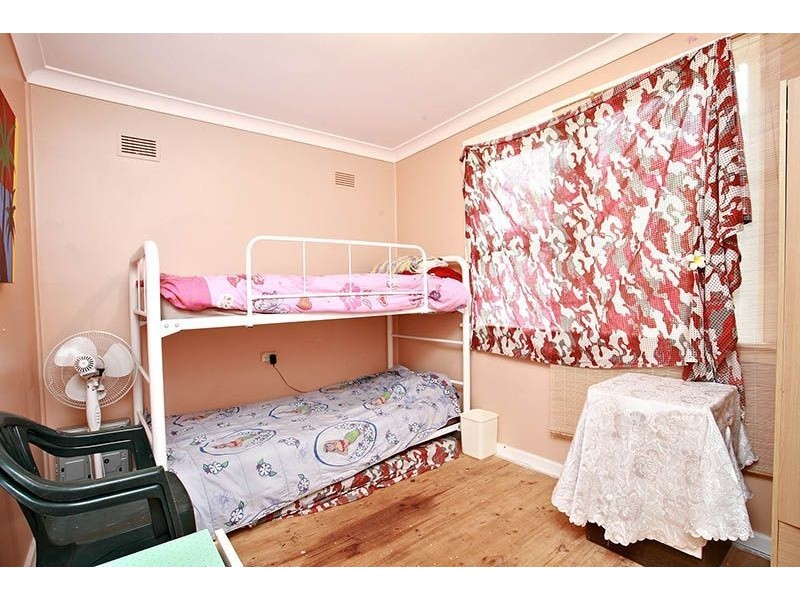 27 Nella Dan Avenue, Tregear NSW 2770