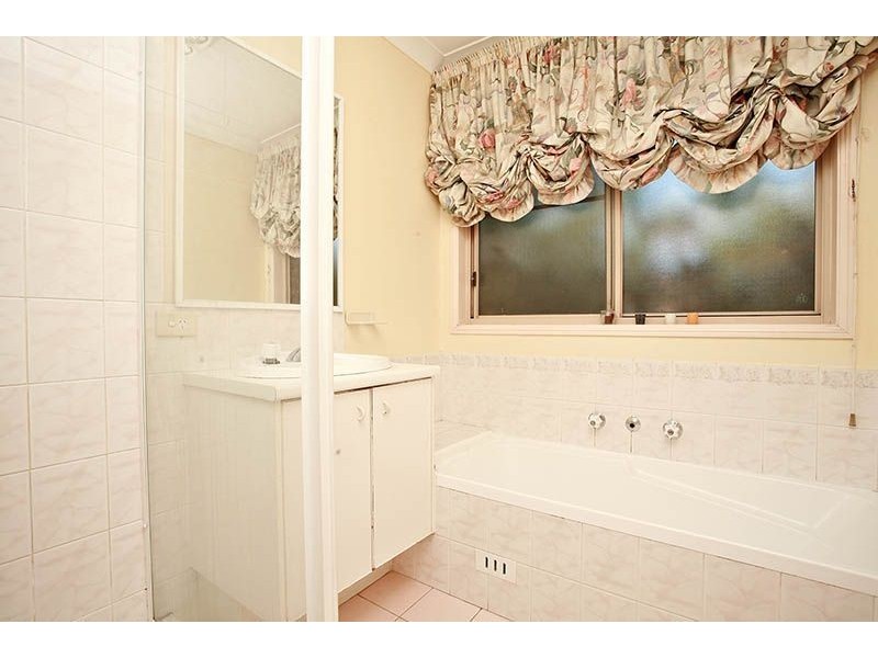 16 Loretta Place, Glendenning NSW 2761