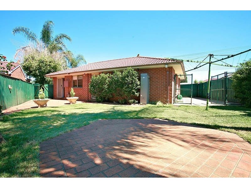 16 Loretta Place, Glendenning NSW 2761