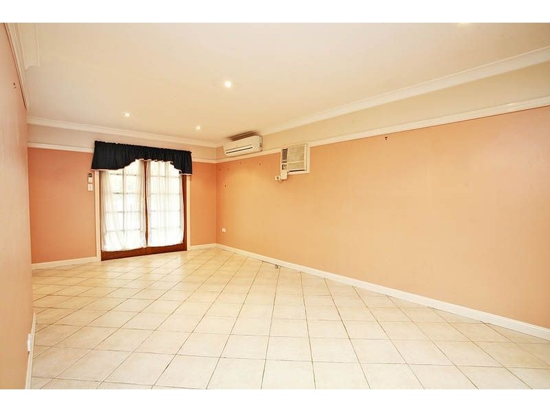 19 Chaplin Crescent, Quakers Hill NSW 2763