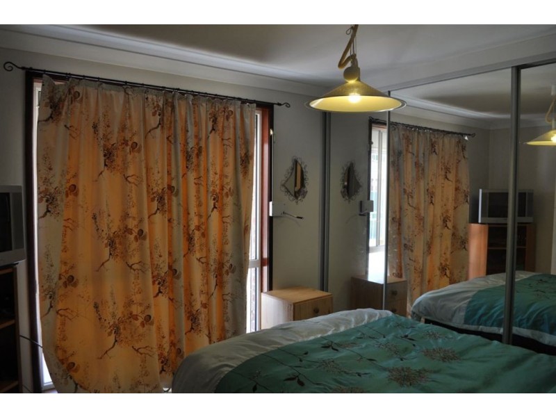 73 Cockatiel Circuit, Green Valley NSW 2168