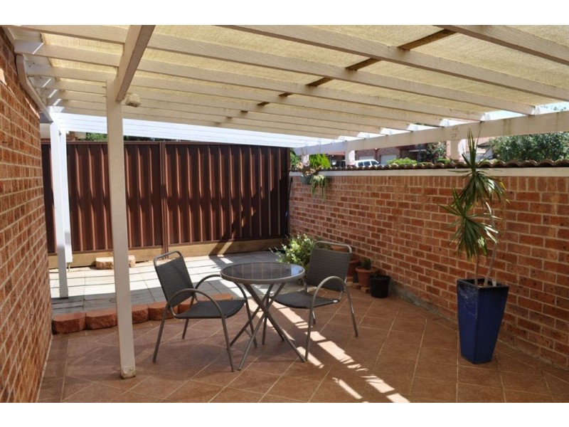 73 Cockatiel Circuit, Green Valley NSW 2168