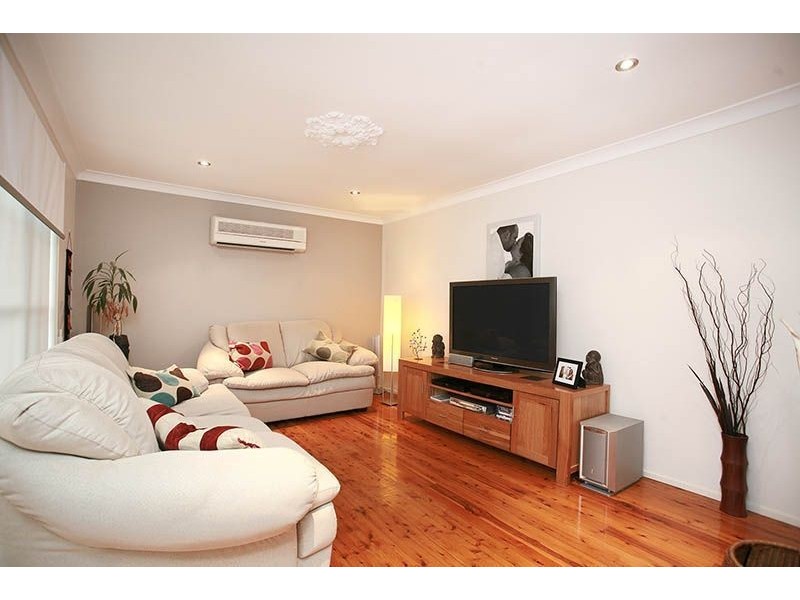 39 Falmouth Road, Quakers Hill NSW 2763