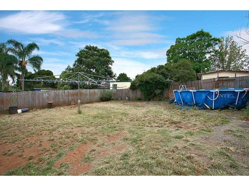 27 Nella Dan Avenue, Tregear NSW 2770