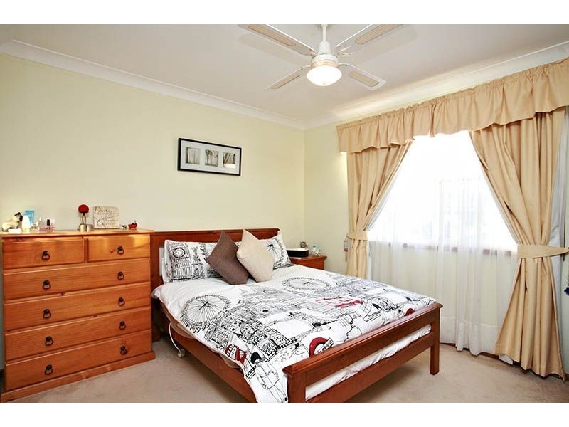 21 Holbrook Street, Bossley Park NSW 2176