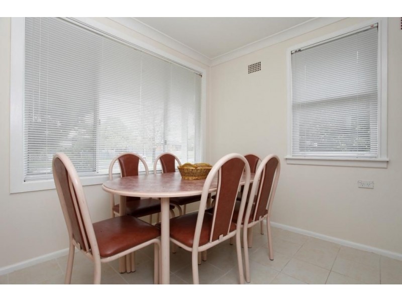 21 Tarawa Road, Lethbridge Park NSW 2770