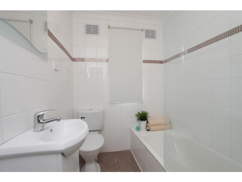 21 Tarawa Road, Lethbridge Park NSW 2770