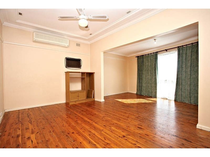 33 Lloyd Street, Blacktown NSW 2148