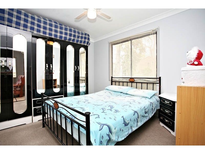 8 Melody Street, Toongabbie NSW 2146