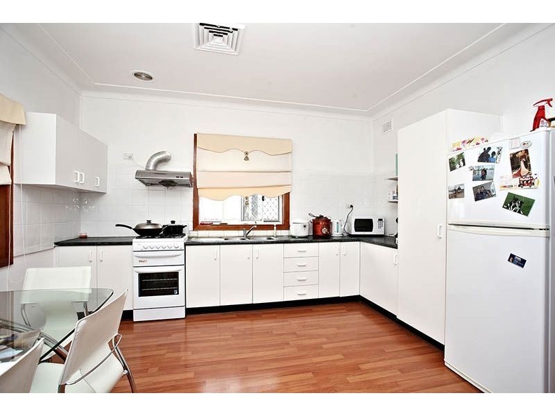 7 Dan Avenue, Blacktown NSW 2148