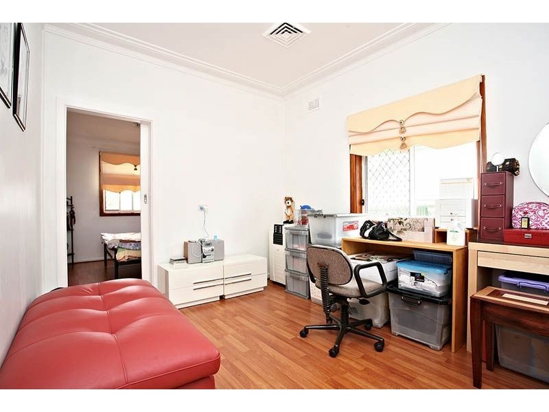 7 Dan Avenue, Blacktown NSW 2148