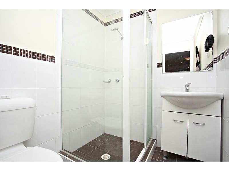 6/8 Woodside Avenue, Blacktown NSW 2148