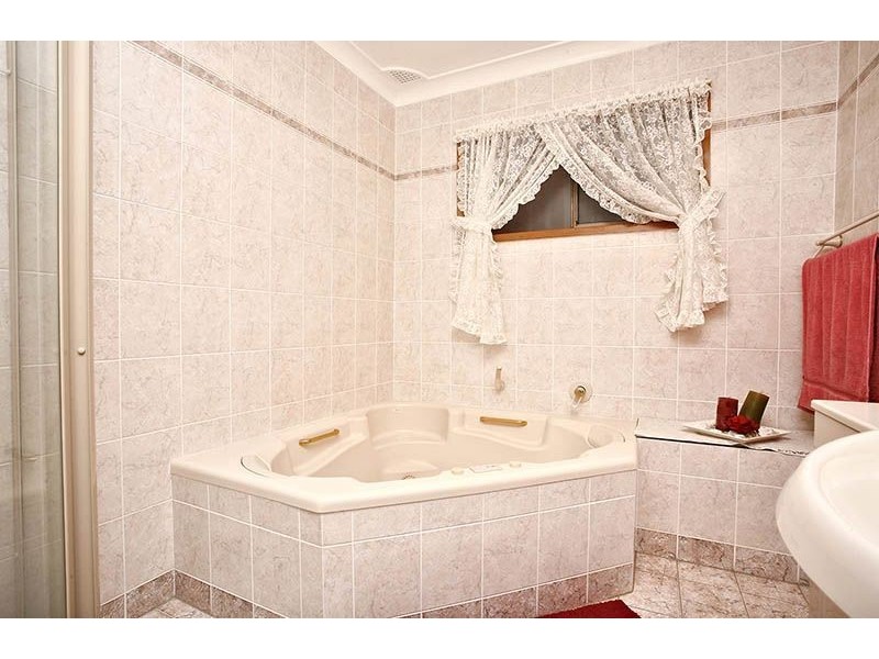 43 Nairana Drive, Marayong NSW 2148