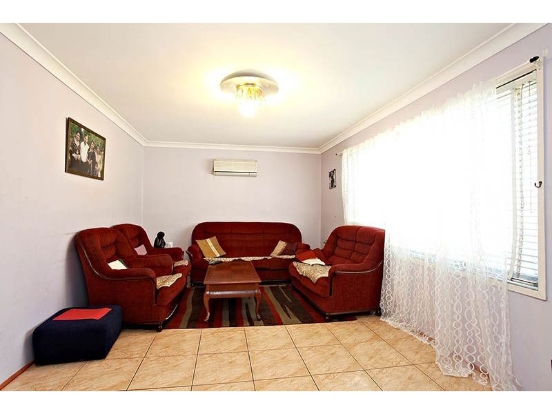 14 Warren Street, Quakers Hill NSW 2763