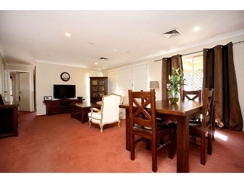 21 Hampton Crescent, Prospect NSW 2148