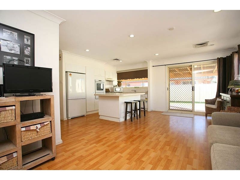 21 Hampton Crescent, Prospect NSW 2148