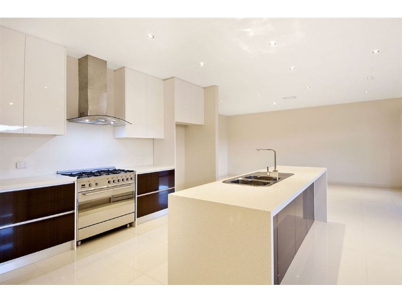 8 Crimson Crescent, The Ponds NSW 2769