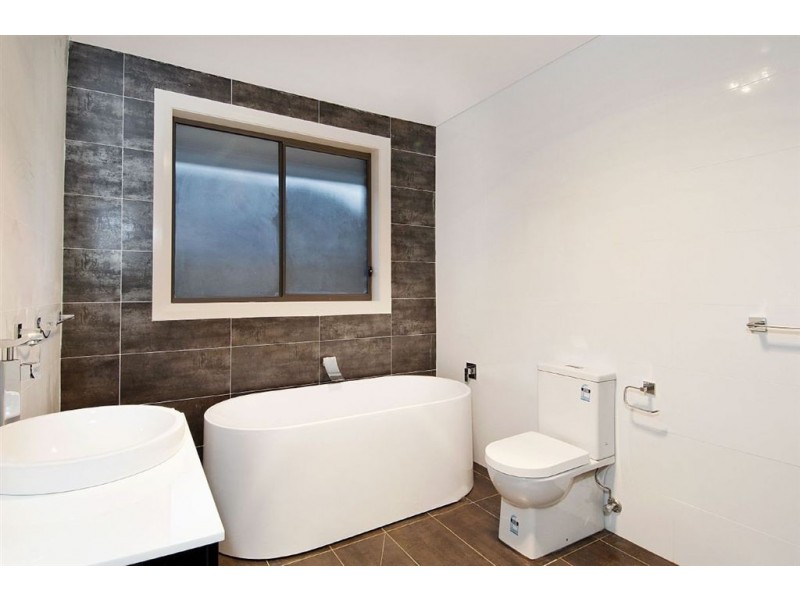 8 Crimson Crescent, The Ponds NSW 2769