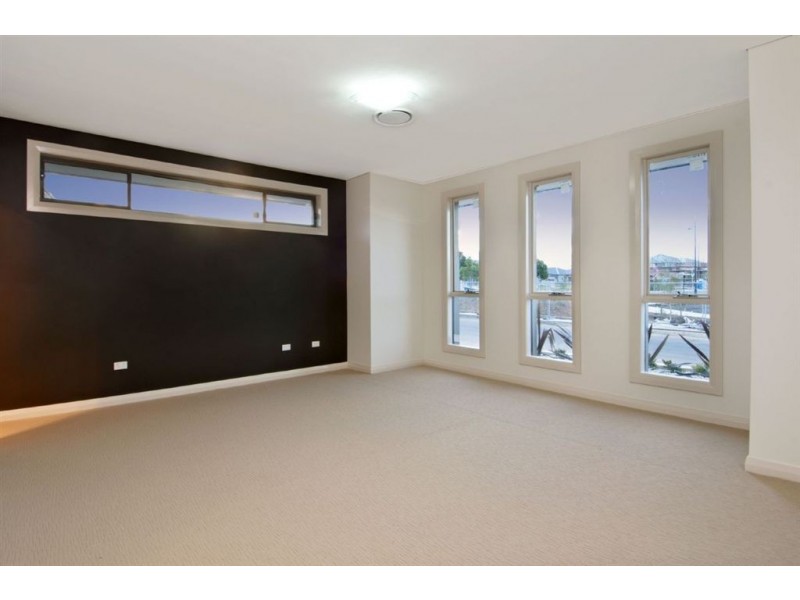 8 Crimson Crescent, The Ponds NSW 2769