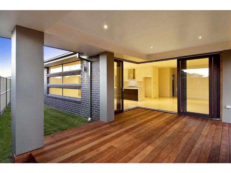 8 Crimson Crescent, The Ponds NSW 2769