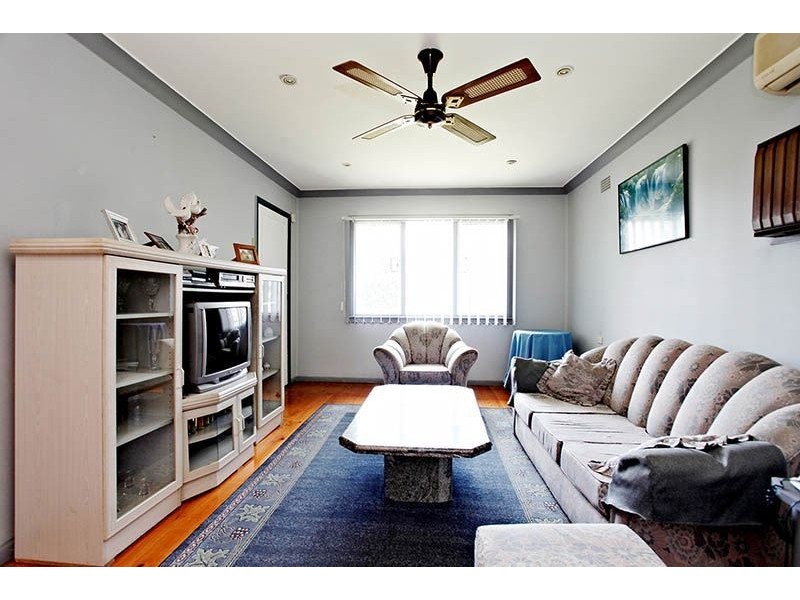 33 Mindanao Avenue, Lethbridge Park NSW 2770