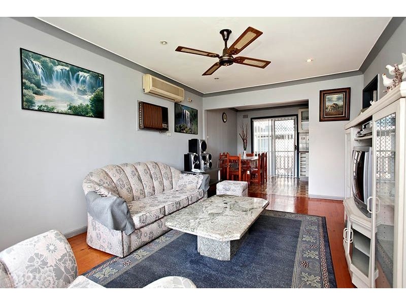 33 Mindanao Avenue, Lethbridge Park NSW 2770