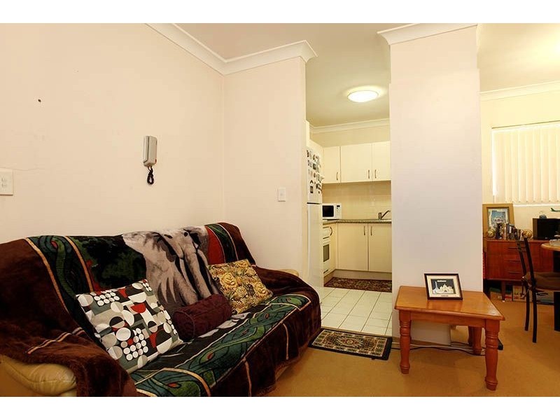 9/11 Oxford Street, Blacktown NSW 2148