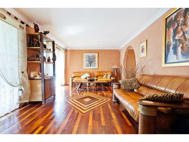 25 Charmer Crescent, Minchinbury NSW 2770