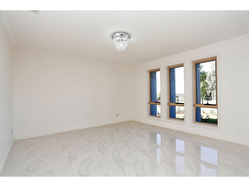 33 Edgewood Drive, Stanhope Gardens NSW 2768