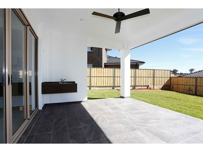 33 Edgewood Drive, Stanhope Gardens NSW 2768