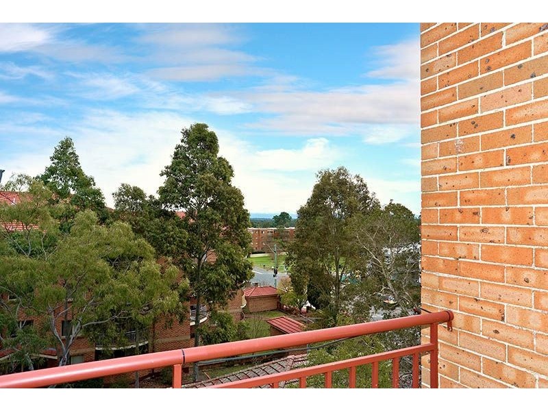 11/2-4 Fourth Avenue, Blacktown NSW 2148