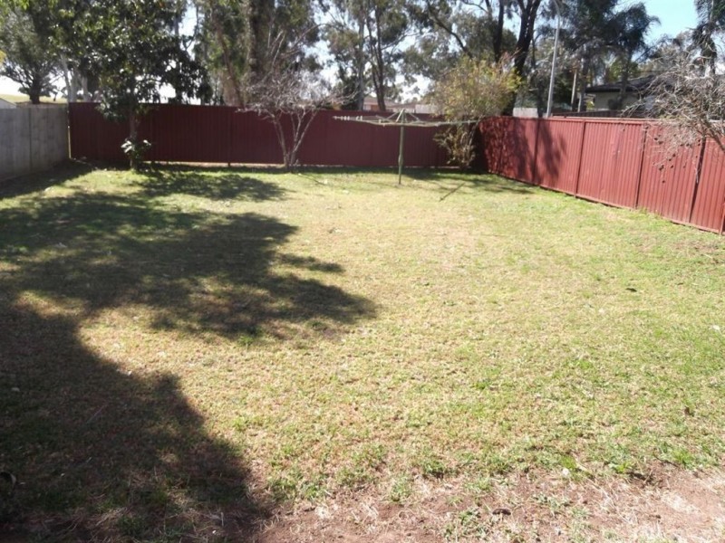 98 Hoyle Drive, Dean Park NSW 2761