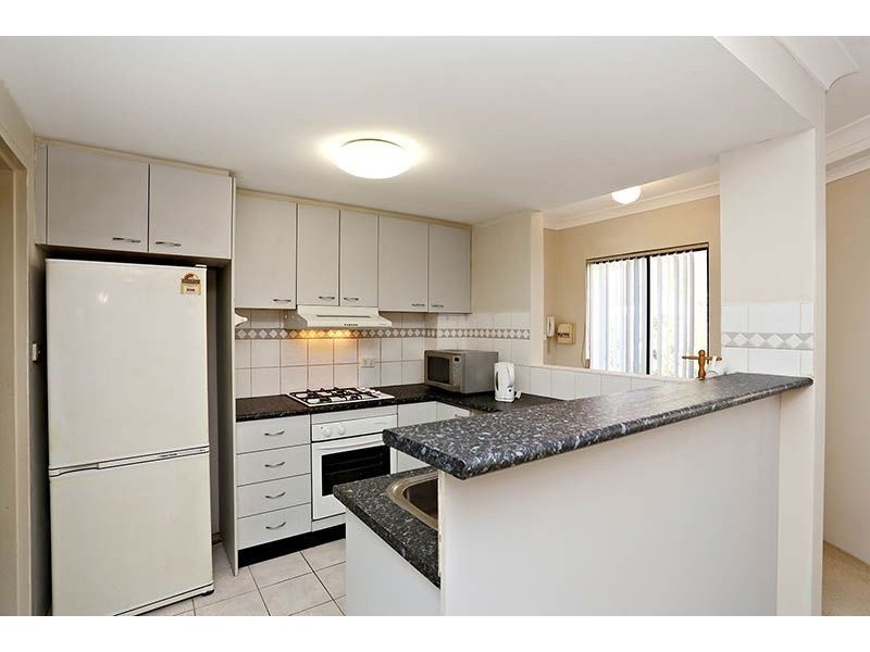 2/32 Fourth Avenue, Blacktown NSW 2148