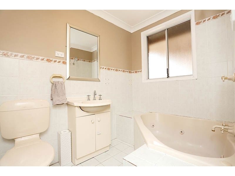 10 Mallory Street, Dean Park NSW 2761