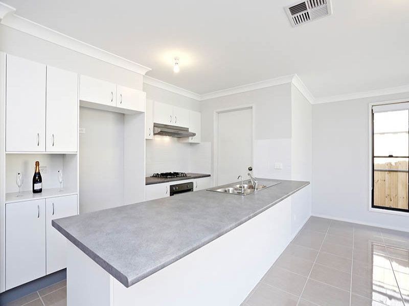 128 Greenview Parade, The Ponds NSW 2769