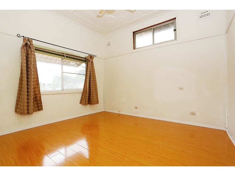 10 Sarsfield Street, Blacktown NSW 2148