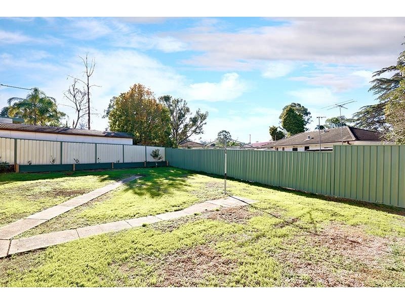 6 Robshaw Road, Marayong NSW 2148