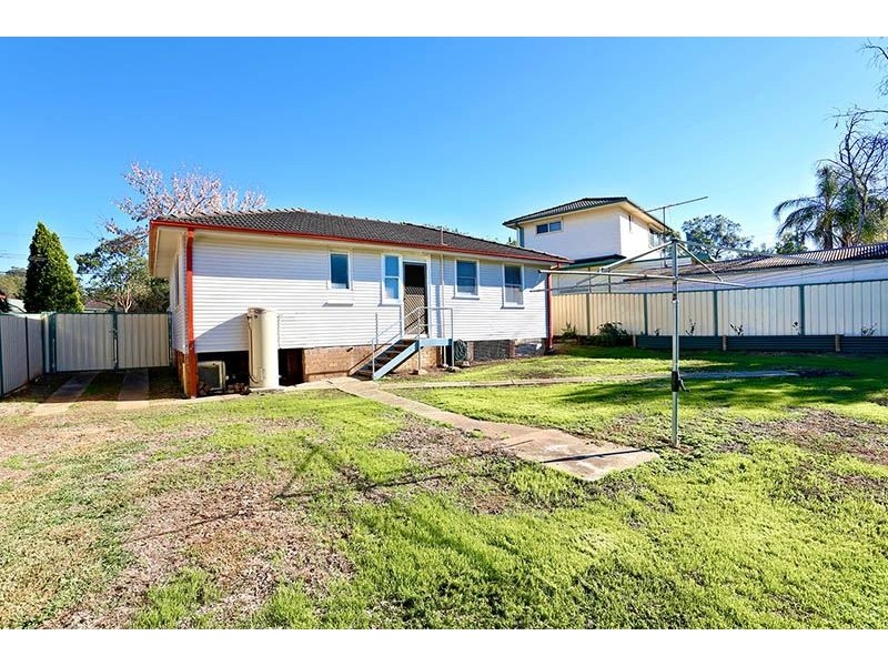 6 Robshaw Road, Marayong NSW 2148