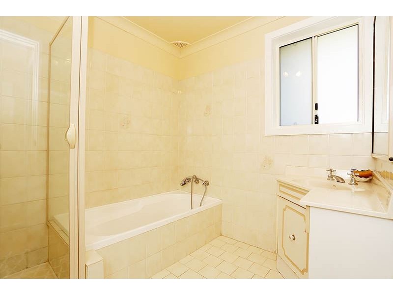 42 Tara Road, Blacktown NSW 2148